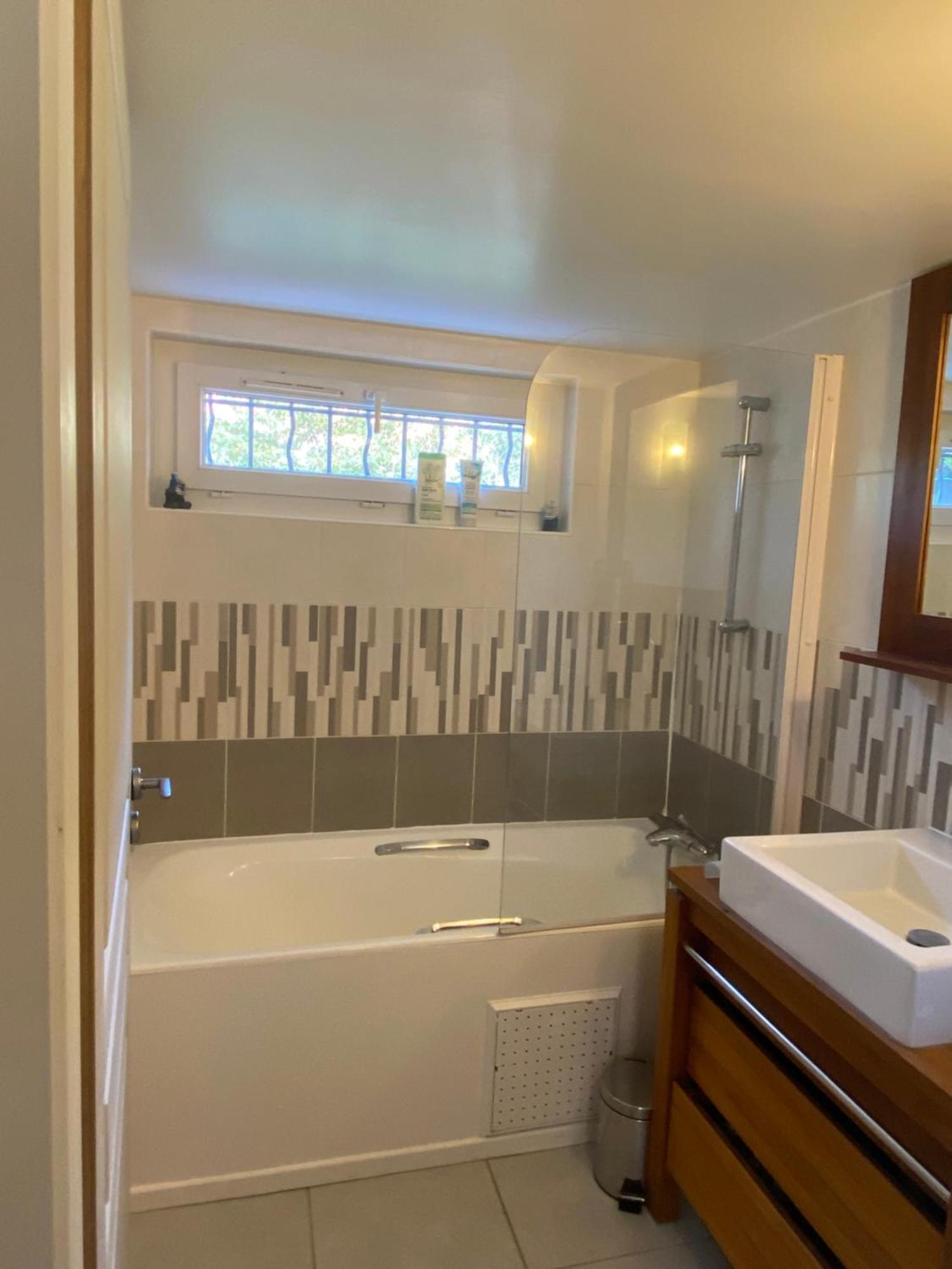 Chambre En Duplex, Entree Autonome, Sdb Privative Taverny Exterior foto